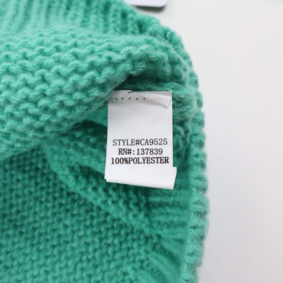 Luna Ivy Chunky Green W/ Pink Strawberries Button Up Cardigan NWT Size M - Picture 6 of 10